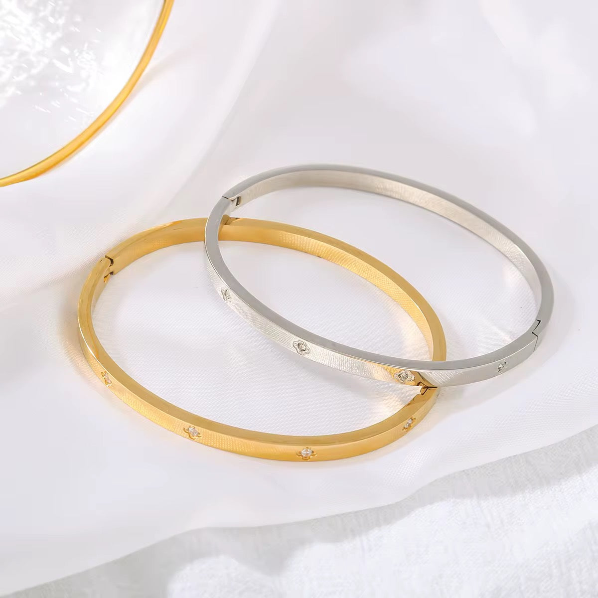 Luxe Silver bangle