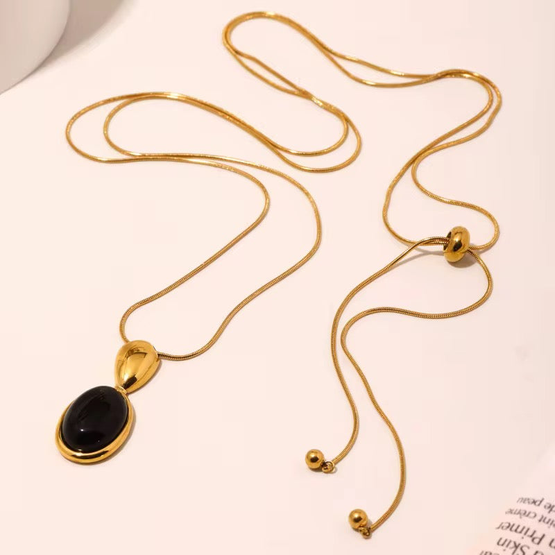 Asta black pendant