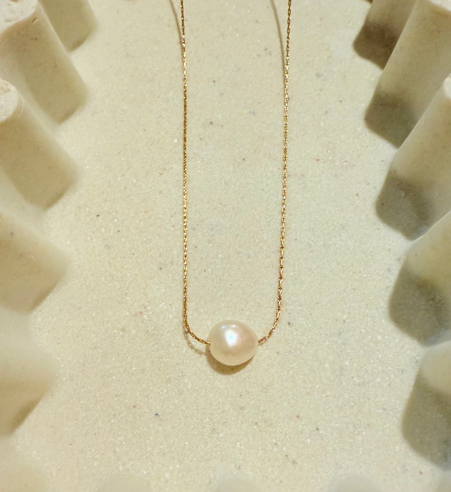 Raindrop pearl necklace