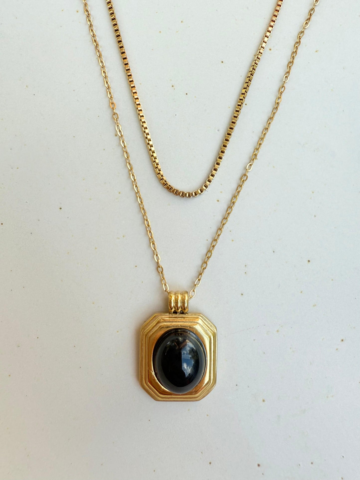 Royal shadow necklace